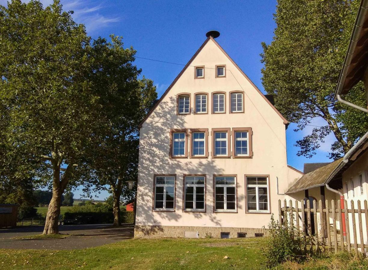 Alte Schule Gaestehaus - The Principal'S Rooms Appartment Bitburg Εξωτερικό φωτογραφία