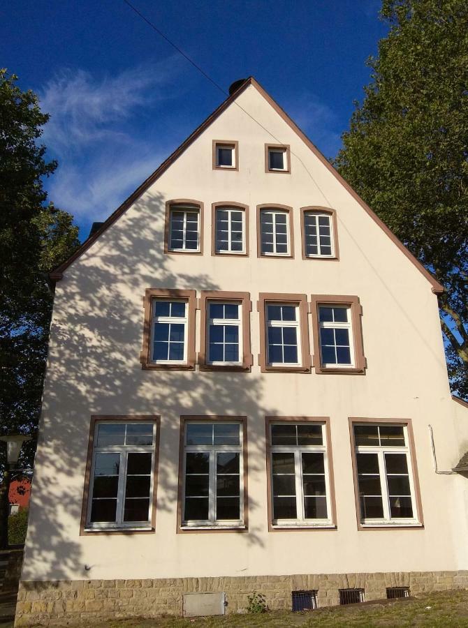 Alte Schule Gaestehaus - The Principal'S Rooms Appartment Bitburg Εξωτερικό φωτογραφία